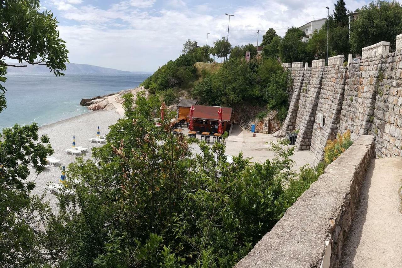 Beachfront Studio Apartment Vintage In Senj Senj  Eksteriør bilde